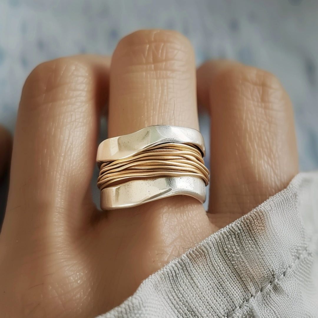 Gold wire ring with silver plating