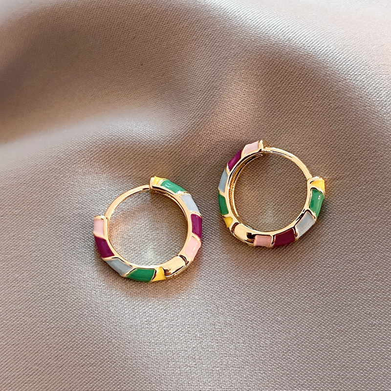 Elegant Enamel Earrings in Gold