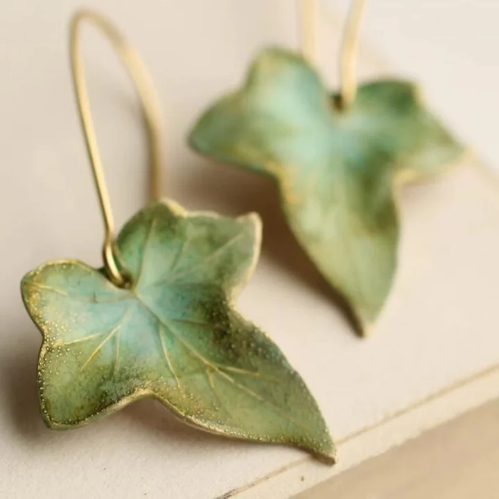 Vintage Leaf Earrings - Timeless Elegance
