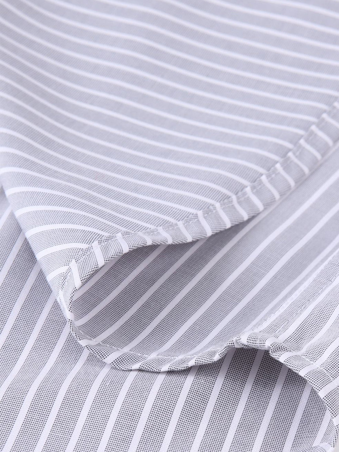 Contrasting Collar Shirt with Stripes