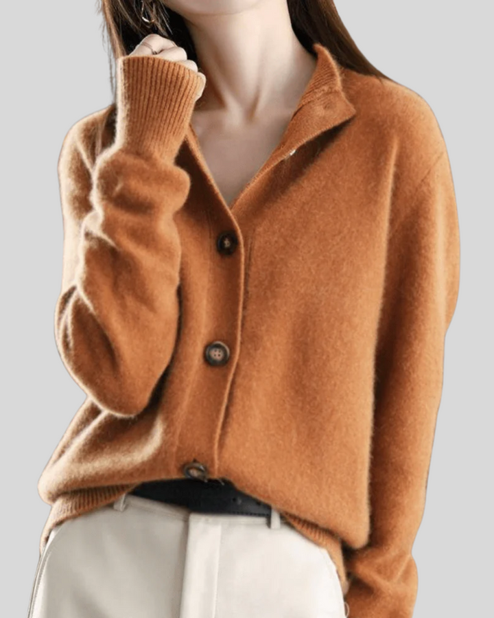 Cashmere Cardigan in Retro Style by Claire