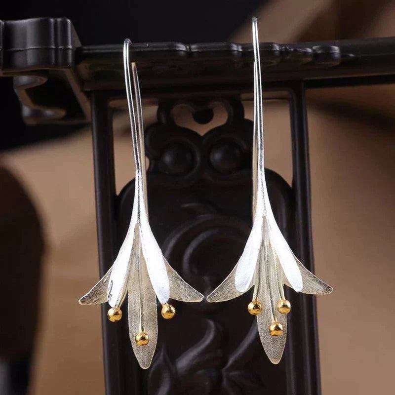 Earrings in Silver with Floral Design