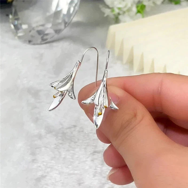 Earrings in Silver with Floral Design