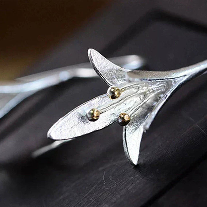 Earrings in Silver with Floral Design