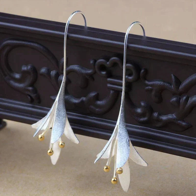 Earrings in Silver with Floral Design