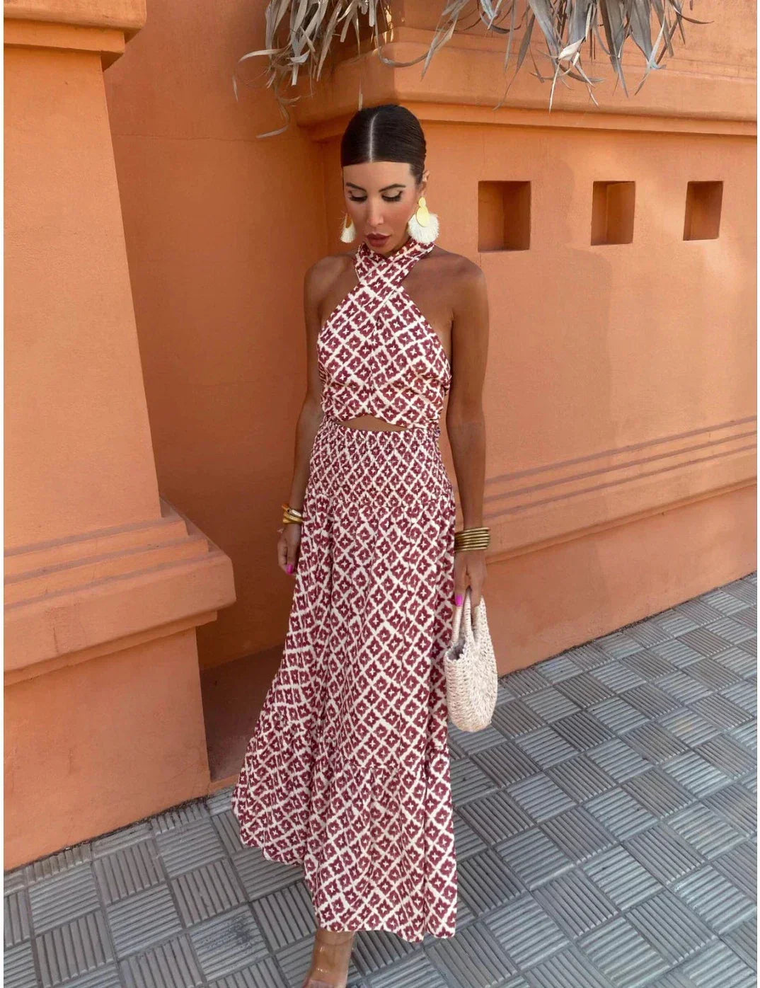 Mickay - Elegant Midi Dress with Ruffles and Off-Shoulder Design