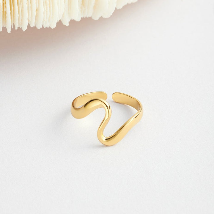 Wave Ring in Gold