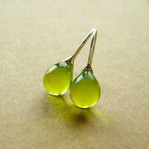 Vintage Olive Crystal Earrings - Chic Style